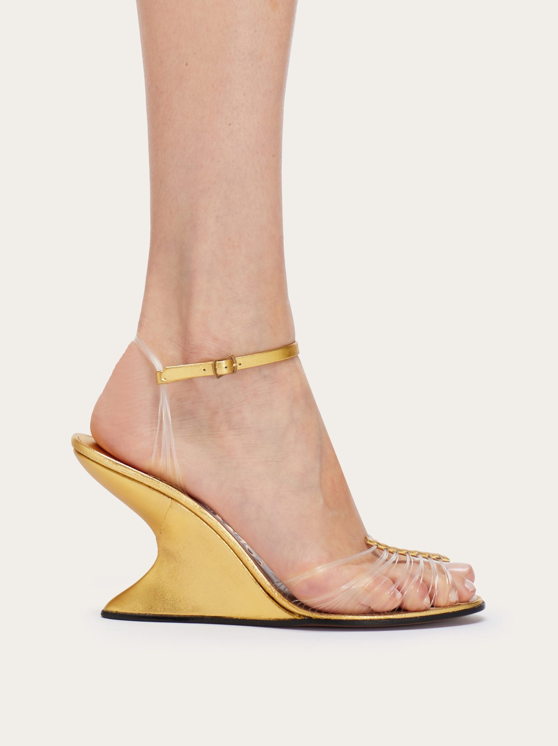 Ferragamo Invisibile (1947) - Image 6